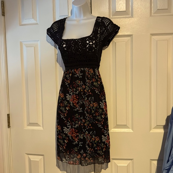 Christina Dresses & Skirts - Floral lace dress